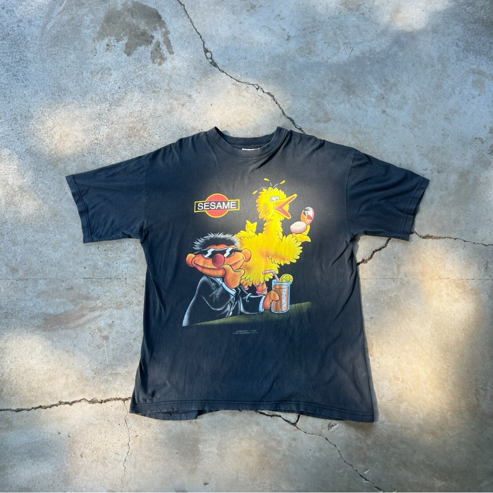 Vintage 1998 sesame Street redwood tag xl big bird & Ernie blk tshirt faded